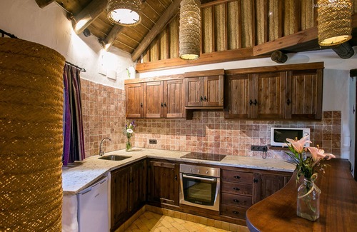Villamanrique de la Condesa House | Discover Ardea Purpurea Lodge: 4-Star Family-Friendly Retreat