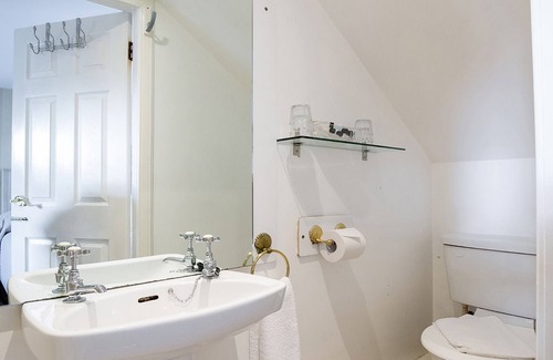 Liberton House | Cozy OYO Arden Guest House near Craigmillar Castle