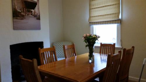 Orange House | Discover Arden on McLachlan: Pet-Friendly Retreat with Hot Tub