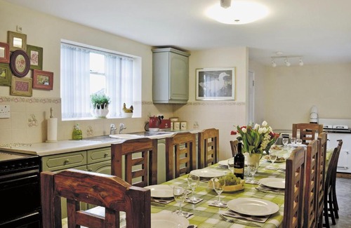 Westbury-on-Severn House | Discover Family-Friendly Comfort at Ardens Farm