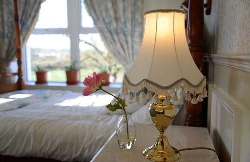 Castlederg Bed & Breakfast | Tranquil Ardgort Country House: Top-Rated Family Retreat