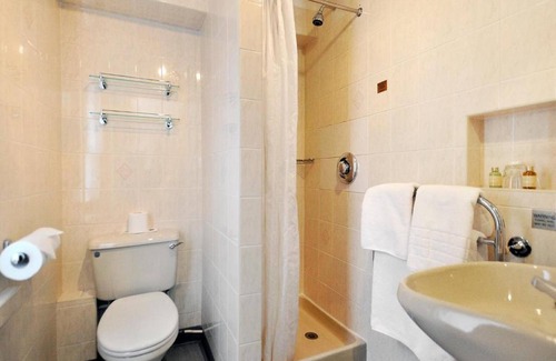 Worthing Hotel | Discover the Ardington Hotel: Family-Friendly Getaway