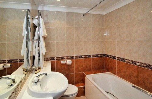 Worthing Hotel | Discover the Ardington Hotel: Family-Friendly Getaway