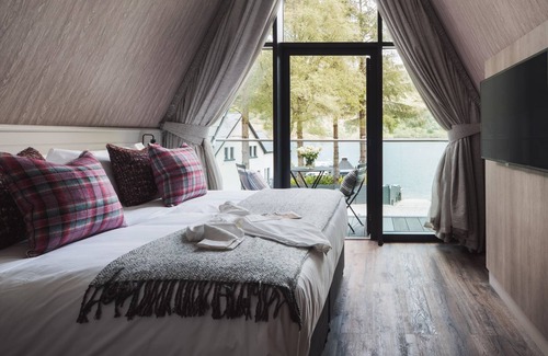 Arrochar Cottage | Relax at Ardlui Retreat Lodge with Spa and Hot Tub Access