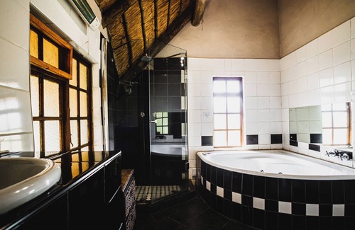 Ardmore House | Discover Ardmore Guest Farm: Family-Friendly with Pool