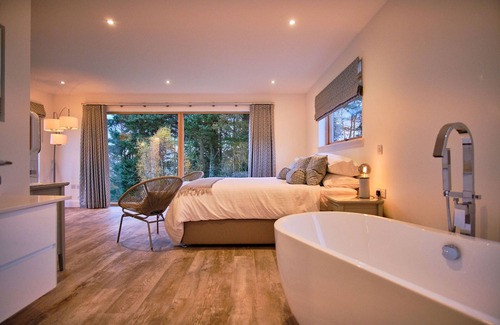 Benderloch Bed & Breakfast | Experience Ardtorna: 5-Star Comfort with Hot Tub & Breakfast