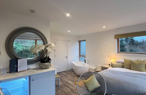 Benderloch Bed & Breakfast | Experience Ardtorna: 5-Star Comfort with Hot Tub & Breakfast