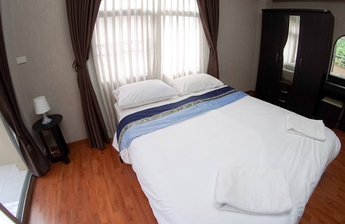 Ban Chang Hotel | Discover Areechon Apartment: Family-Friendly & Accessible Stay
