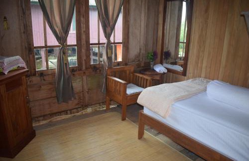 Kaledupa Island House | Oceanfront Areef Homestay Kaledupa - 10/10 Guest Rated