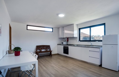Vale de Cambra House | Discover Areias Village: Relaxing Retreat with Spa & Pets Welcome
