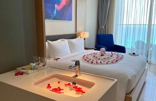 Khanh Hoa Hotel | Experience Arena Cam Ranh Condotel with Ocean View Pool