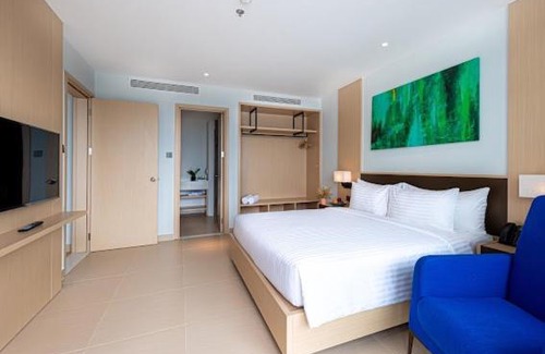 Khanh Hoa Hotel | Experience Arena Cam Ranh Condotel with Ocean View Pool
