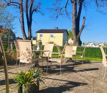 Lyckhem-Huvudnas Hotel | Discover Arena Hotell: Pet-Friendly & Family Welcoming Stay