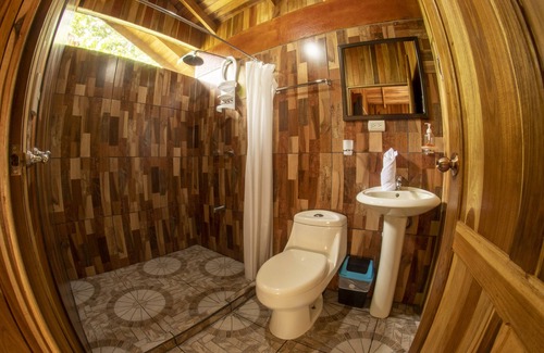 Penas Blancas Cabin | Relaxing Arenal Rustic Lodge with Spa and Breakfast
