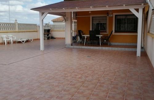 Els Arenals del Sol House | Discover Arenales del Sol: Pet-Friendly Oceanfront Retreat