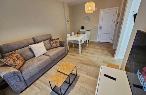 Els Arenals del Sol Apartment | Oceanfront Retreat: Arenales Sol y Playa Galatea III