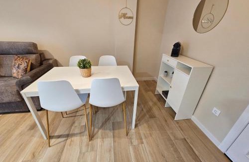 Els Arenals del Sol Apartment | Oceanfront Retreat: Arenales Sol y Playa Galatea III