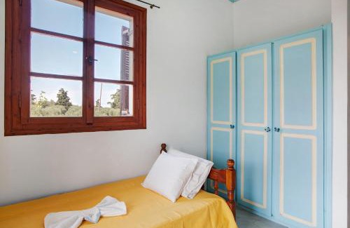 Vasilikos Apartment | Budget-Friendly Stay at Areti Orfeas Studio with Great Reviews