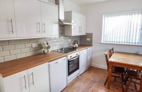 Bethesda Cottage | Family-Friendly ARFRYN with Cozy Open Fire in Bethesda