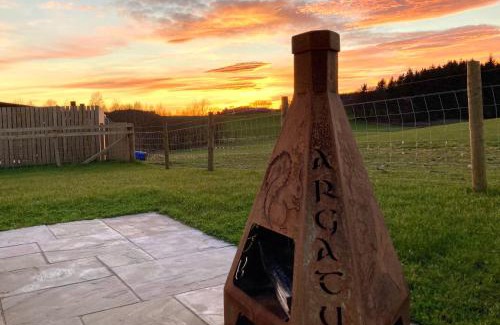 Doune House | Pet-Friendly Retreat at Argaty Cottage for Family Getaways