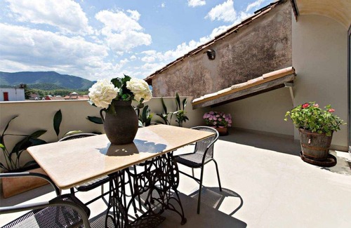 Olot Apartment | Argenter Penthouse: Deluxe Terrace Retreat with Pool