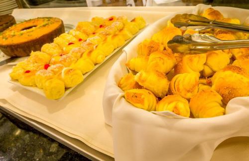 Flamengo Hotel | Comfortable Argentina Hotel with Breakfast & Family Amenities