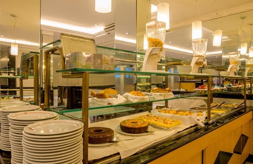 Flamengo Hotel | Comfortable Argentina Hotel with Breakfast & Family Amenities