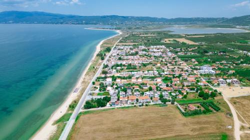 Paralia Ofryniou Apartment | Discover Argilos Residential Complex: Pet-Friendly Escape