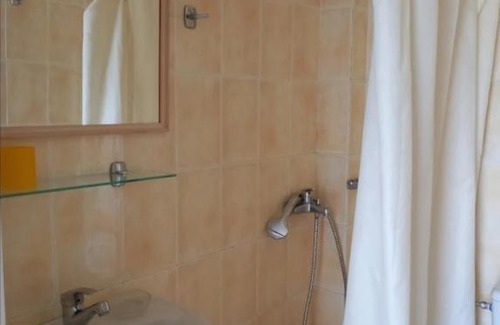 Agios Nikitas Hotel | Comfortable Argo Rooms: Ideal for Family Getaways