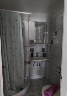 Nei Pori Apartment | Cozy Argo Studios: Oceanfront Bliss with High Ratings