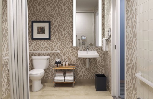 Fisherman's Wharf Hotel | Discover the Argonaut Hotel: 4-Star Comfort Awaits