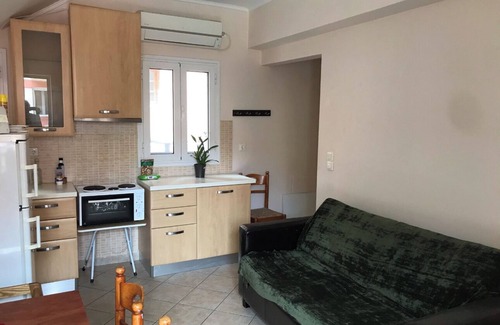 Argostoli Town House | Cozy Argostoli Port Studio for 3 with Breakfast Included