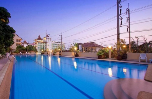Pratumnak Hill Apartment | Relax at Argyle 2 Bed with Pool near Phratamnak Hill