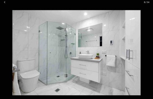 Reid Apartment | Argyle Square · Walk to City Centre / WiFi / Sleeps 10