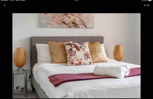 Reid Apartment | Argyle Square · Walk to City Centre / WiFi / Sleeps 10