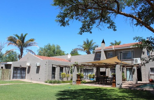 Oudtshoorn Bed & Breakfast | Discover Argyll B&B: 4-Star Stay with Pool & Kitchen