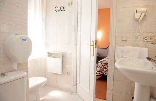 Santander Hotel | Welcoming Arha Santander: Spa, Restaurant & Family Amenities