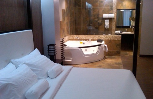 Gualaceo Hotel | Relaxing Retreat at Arhaná Hostería Resort with Spa & Pool
