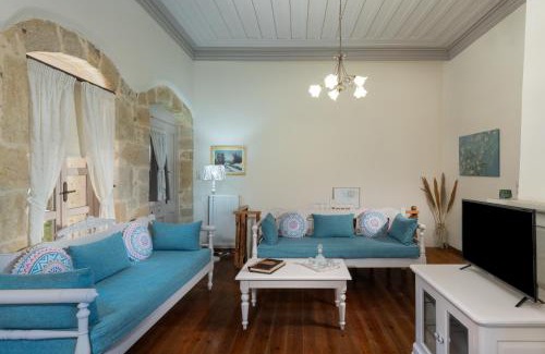 Archanes Apartment | Elegant Arhontiko Arhanes Suites: Guest Rated 9.4/10