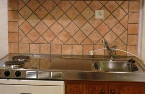Prespes Apartment | Delightful Arhontiko Christodoulou with Family Amenities