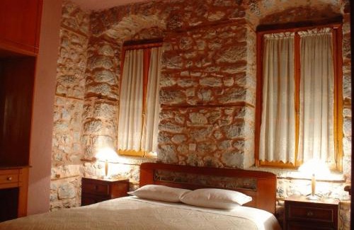 Arachova House | Kid-Friendly Retreat at Ariadne Guesthouse with 9/10 Rating