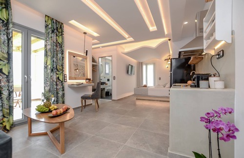 Naxos Town Apartment | Indulge at Ariadne - Naxos Pantheon with Outdoor Jacuzzi