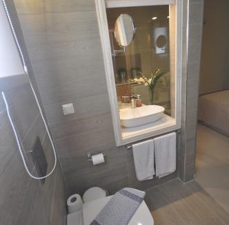 Apidias Lakkos Apartment | Relaxing Oceanfront Retreat at Ariadnes Holiday Accommodation