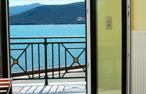 Apidias Lakkos House | Discover Ariadnes Holiday Accommodation II with Pool & Dining