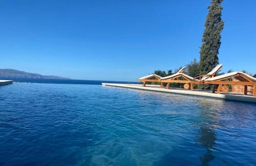Kontomari Villa | Experience ARIALKiS: Pet-Friendly Oceanfront Oasis