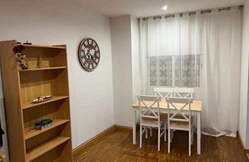 Castello de la Plana Apartment | Modern ARIAN Studio in Castellón with Pool and Dining