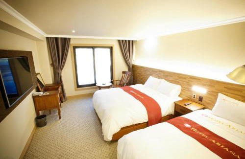 Dusan-dong Hotel | Guest-Rated Ariana Hotel: Child-Friendly & Accessible Stay