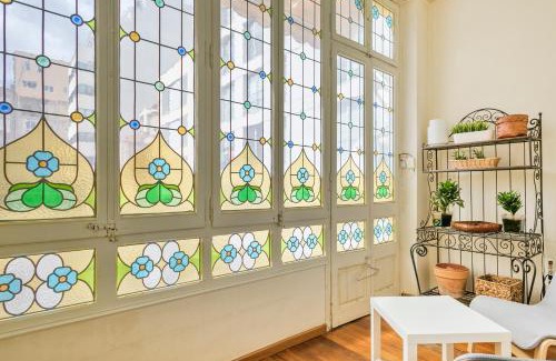 L'Antiga Esquerra de l'Eixample Apartment | Relax at Aribau Apartment with Hot Tub Amenities