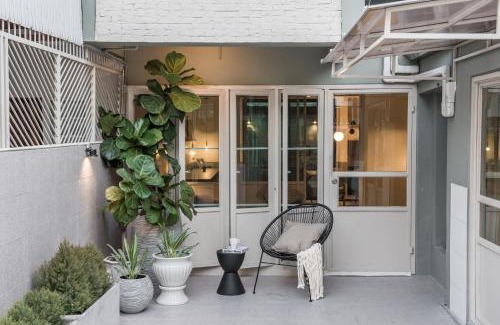 Phaya Thai House | Trendy Aridom Designer Loft House - Family-Friendly Retreat