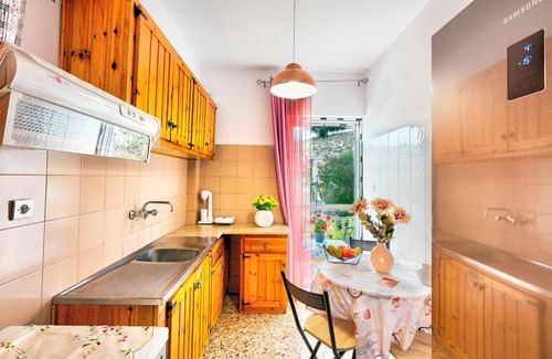 Phthiotis Region House | Cozy Arilena Studios at Saranti Beach with Ocean View Pool